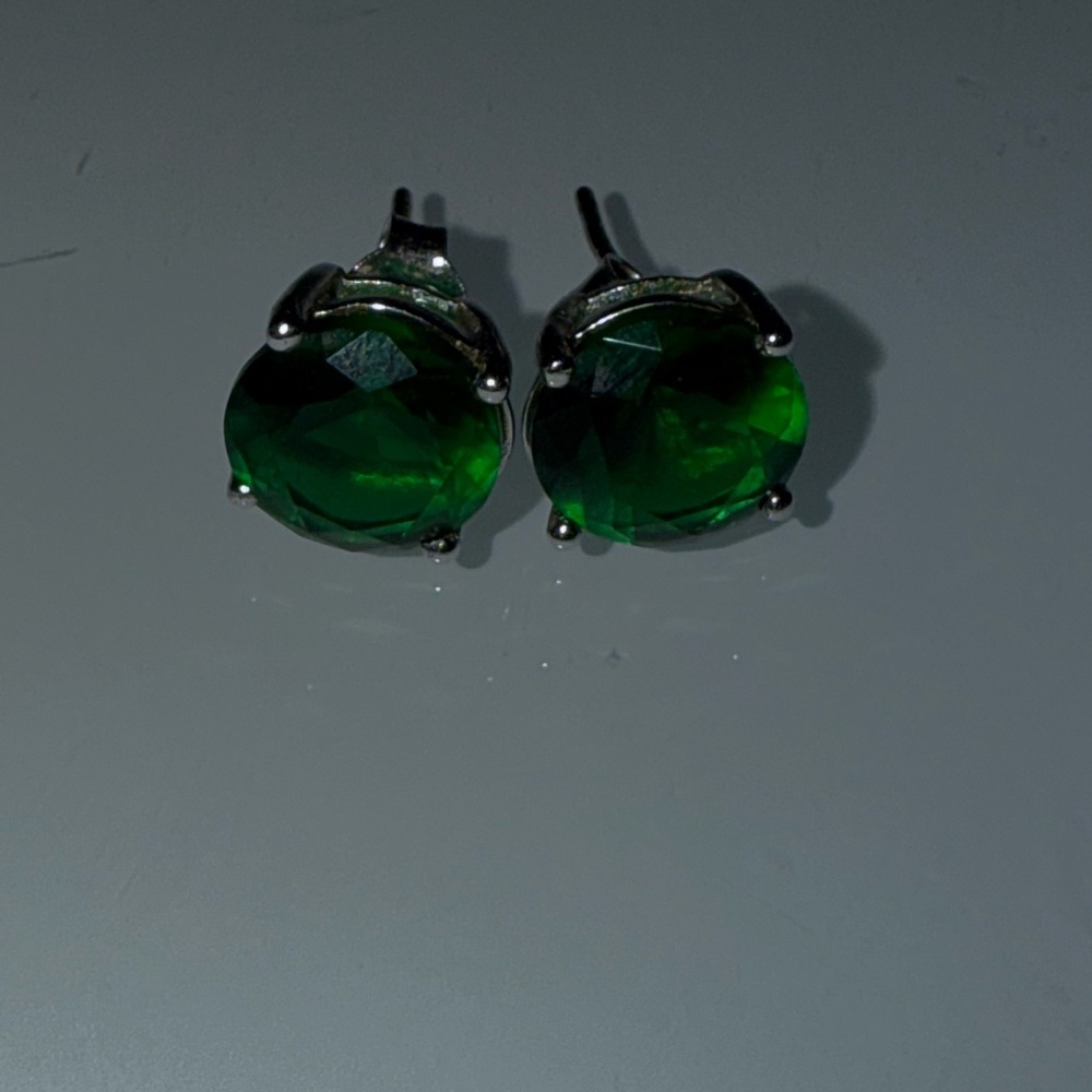 Lab Grown Emerald Green Stud Earrings 925 - Picture 2 of 3